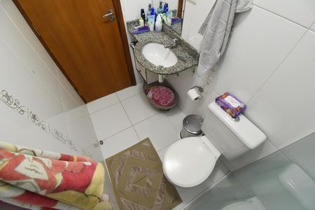 Casa de condomínio à venda com 220m², 3 quartos e 2 vagasBanheiro 2