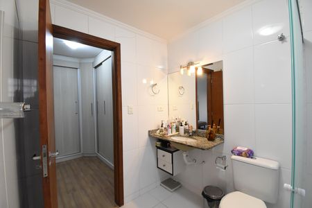 Casa de condomínio à venda com 220m², 3 quartos e 2 vagasSuíte
