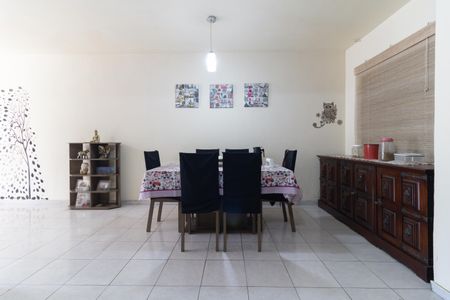 Sala de casa para alugar com 3 quartos, 125m² em Vila Santo Estefano, São Paulo