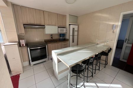 Cozinha de apartamento à venda com 3 quartos, 120m² em Jardim Guanabara, Rio de Janeiro