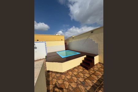 Apartamento à venda com 165m², 3 quartos e 2 vagas Apartamento à venda com 165m², 3 quartos e 2 vagasPiscina