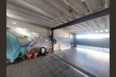 Casa para alugar com 117m², 2 quartos e 4 vagas Casa para alugar com 117m², 2 quartos e 4 vagasGaragem / Área de Serviço
