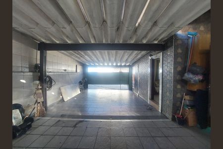 Casa para alugar com 117m², 2 quartos e 4 vagas Casa para alugar com 117m², 2 quartos e 4 vagasGaragem / Área de Serviço