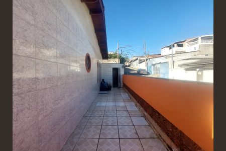 Casa para alugar com 117m², 2 quartos e 4 vagas Casa para alugar com 117m², 2 quartos e 4 vagasCorredor