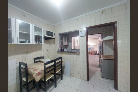 Casa para alugar com 117m², 2 quartos e 4 vagas Casa para alugar com 117m², 2 quartos e 4 vagasCozinha