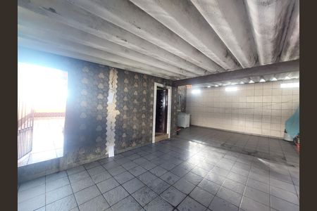 Casa para alugar com 117m², 2 quartos e 4 vagas Casa para alugar com 117m², 2 quartos e 4 vagasGaragem / Área de Serviço