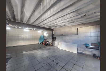 Casa para alugar com 117m², 2 quartos e 4 vagas Casa para alugar com 117m², 2 quartos e 4 vagasGaragem / Área de Serviço