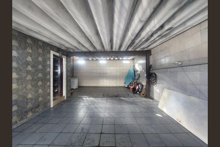Casa para alugar com 117m², 2 quartos e 4 vagas Casa para alugar com 117m², 2 quartos e 4 vagasGaragem / Área de Serviço