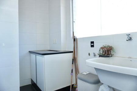 Apartamento à venda com 135m², 4 quartos e 2 vagas Apartamento à venda com 135m², 4 quartos e 2 vagasÁrea de Serviço