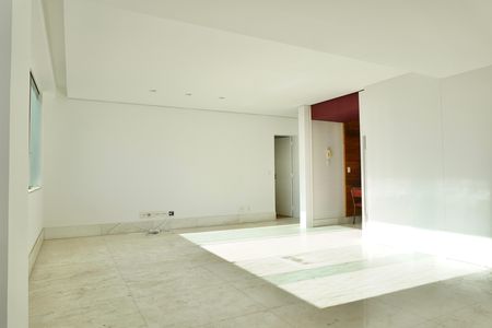 Apartamento à venda com 135m², 4 quartos e 2 vagas Apartamento à venda com 135m², 4 quartos e 2 vagasSala