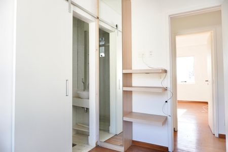 Apartamento à venda com 135m², 4 quartos e 2 vagas Apartamento à venda com 135m², 4 quartos e 2 vagasSuíte 1