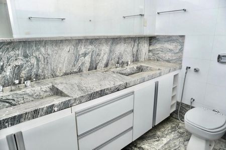 Banheiro da Suíte 2 de apartamento à venda com 4 quartos, 135m² em Cruzeiro, Belo Horizonte
