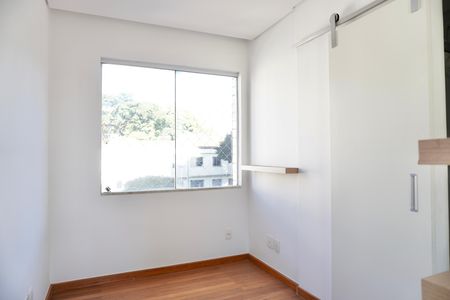 Apartamento à venda com 135m², 4 quartos e 2 vagas Apartamento à venda com 135m², 4 quartos e 2 vagasSuíte 1