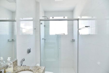 Apartamento à venda com 135m², 4 quartos e 2 vagas Apartamento à venda com 135m², 4 quartos e 2 vagasBanheiro Social
