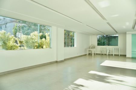 Apartamento à venda com 135m², 4 quartos e 2 vagas Apartamento à venda com 135m², 4 quartos e 2 vagasÁrea comum - Salão de festas
