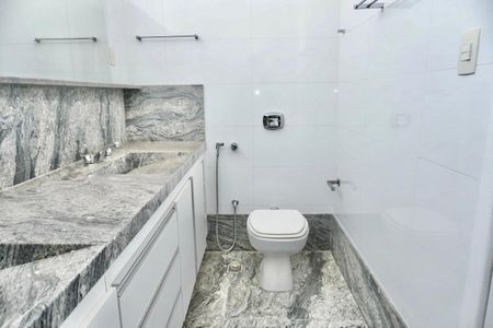 Apartamento à venda com 135m², 4 quartos e 2 vagas Apartamento à venda com 135m², 4 quartos e 2 vagasBanheiro da Suíte 2