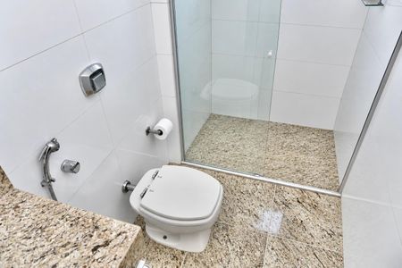 Apartamento à venda com 135m², 4 quartos e 2 vagas Apartamento à venda com 135m², 4 quartos e 2 vagasBanheiro Social