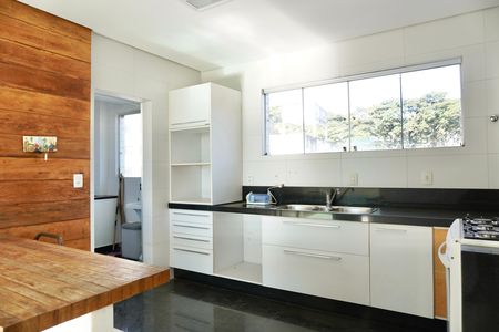 Cozinha de apartamento à venda com 4 quartos, 135m² em Cruzeiro, Belo Horizonte