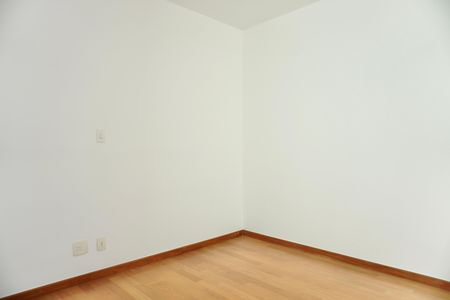 Apartamento à venda com 135m², 4 quartos e 2 vagas Apartamento à venda com 135m², 4 quartos e 2 vagasQuarto 2