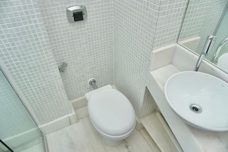 Apartamento à venda com 135m², 4 quartos e 2 vagas Apartamento à venda com 135m², 4 quartos e 2 vagasBanheiro da Suíte 1