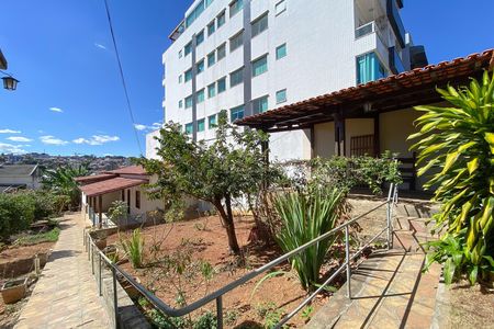 Casa para alugar com 500m², 2 quartos e 2 vagas