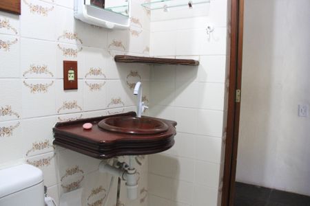 Casa de condomínio para alugar com 160m², 3 quartos e sem vaga