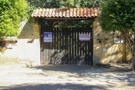 Casa de condomínio para alugar com 160m², 3 quartos e sem vaga