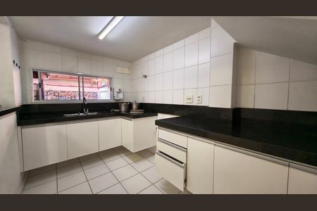 Casa de condomínio para alugar com 77m², 3 quartos e 2 vagas