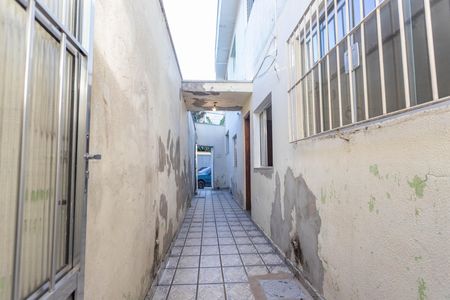 Entrada  de casa para alugar com 2 quartos, 0m² em Jardim Miriam, São Paulo