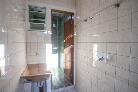 Casa para alugar com 0m², 2 quartos e sem vagaBanheiro 