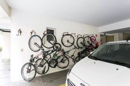 Apartamento à venda com 57m², 2 quartos e 1 vaga Apartamento à venda com 57m², 2 quartos e 1 vagaÁrea comum - Bicicletário