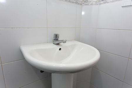 Apartamento à venda com 57m², 2 quartos e 1 vaga Apartamento à venda com 57m², 2 quartos e 1 vagaBanheiro