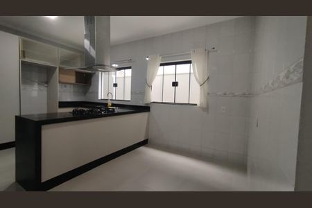 Casa à venda com 4 quartos, 125m² em Jardim das Tulipas, Jundiaí