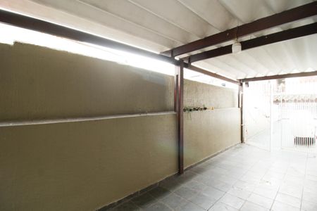 Garagem de casa à venda com 2 quartos, 149m² em Vila Renato, São Paulo
