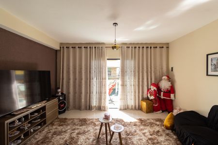 Casa à venda com 3 quartos, 180m² em Jardim Nossa Senhora do Carmo, São Paulo
