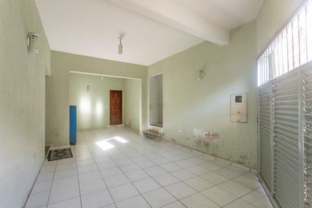 Garagem  de casa para alugar com 3 quartos, 0m² em Jardim Miriam, São Paulo