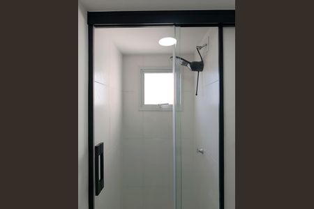 Banheiro de apartamento para alugar com 1 quarto, 25m² em Pinheiros, São Paulo