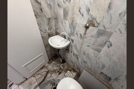 Banheiro de apartamento à venda com 3 quartos, 76m² em Vila Rosa, Novo Hamburgo