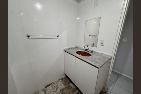 Banheiro de apartamento à venda com 3 quartos, 76m² em Vila Rosa, Novo Hamburgo