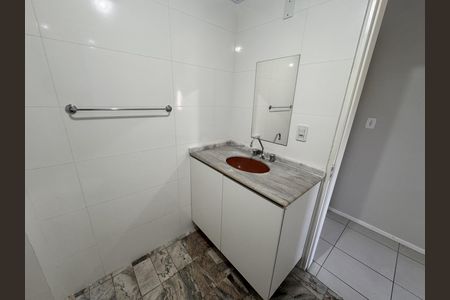Banheiro de apartamento à venda com 3 quartos, 76m² em Vila Rosa, Novo Hamburgo