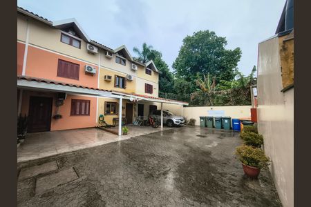 Casa de condomínio à venda com 112m², 2 quartos e 1 vagaFachada