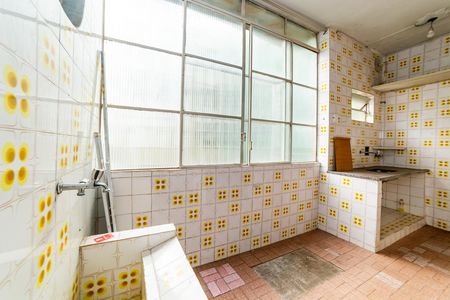 Apartamento à venda com 58m², 1 quarto e sem vaga Apartamento à venda com 58m², 1 quarto e sem vagaCozinha e Área de Serviço