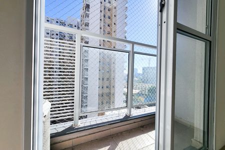 Varanda  de apartamento à venda com 1 quarto, 32m² em Santo Cristo, Rio de Janeiro