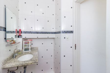 Casa à venda com 125m², 3 quartos e 4 vagasBanheiro Quarto 1