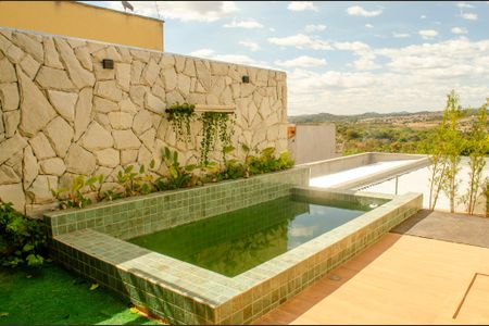 Casa para alugar com 3 quartos, 450m² em Loteamento Aruana Park, Goiânia