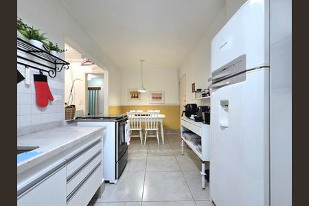 Apartamento à venda com 100m², 2 quartos e 1 vaga Apartamento à venda com 100m², 2 quartos e 1 vagaCozinha