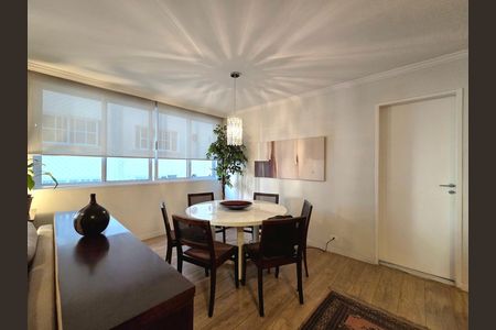 Apartamento à venda com 100m², 2 quartos e 1 vaga Apartamento à venda com 100m², 2 quartos e 1 vagaSala