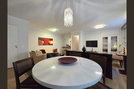 Apartamento à venda com 100m², 2 quartos e 1 vaga Apartamento à venda com 100m², 2 quartos e 1 vagaSala