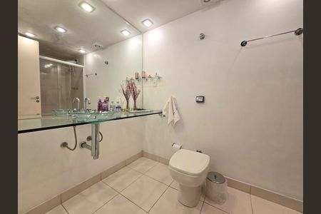 Apartamento à venda com 100m², 2 quartos e 1 vaga Apartamento à venda com 100m², 2 quartos e 1 vagaBanheiro Social
