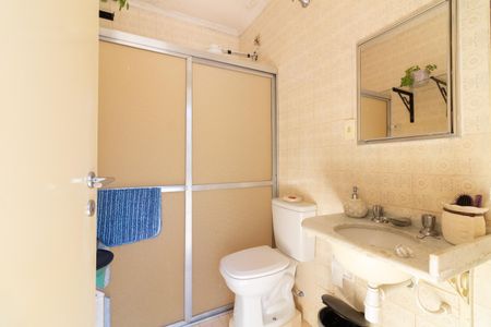 Banheiro da Edícula de casa à venda com 2 quartos, 160m² em Jardim Jussara, São Paulo